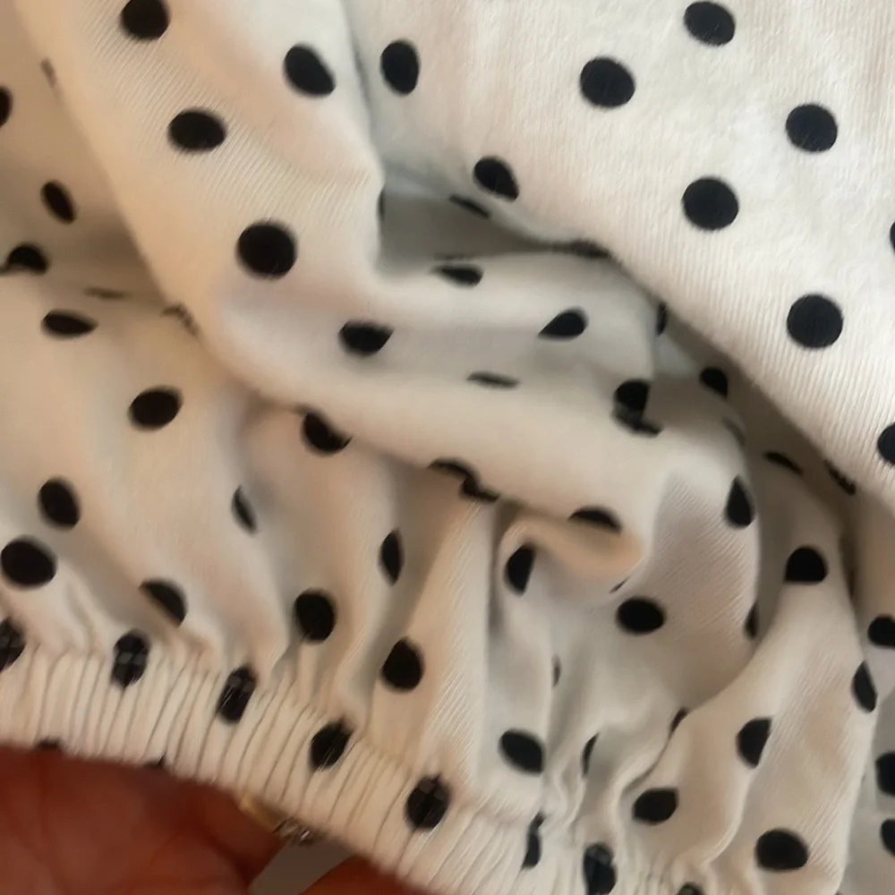 Forever 21 Top Women's Small Black and White Polka Dot Off the Shoulder Cropped - Picture 6 of 7